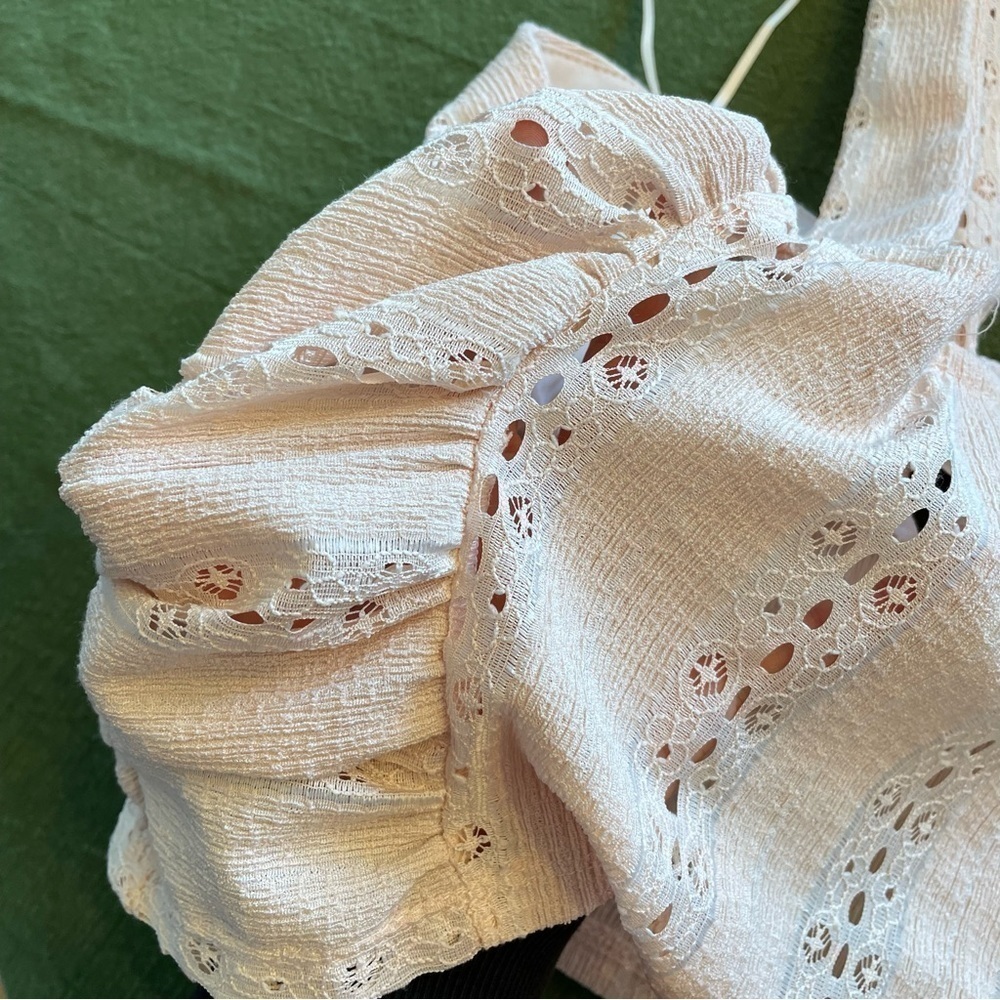 *Urban Romantics Cream Crop top Med - Picture 6 of 6
